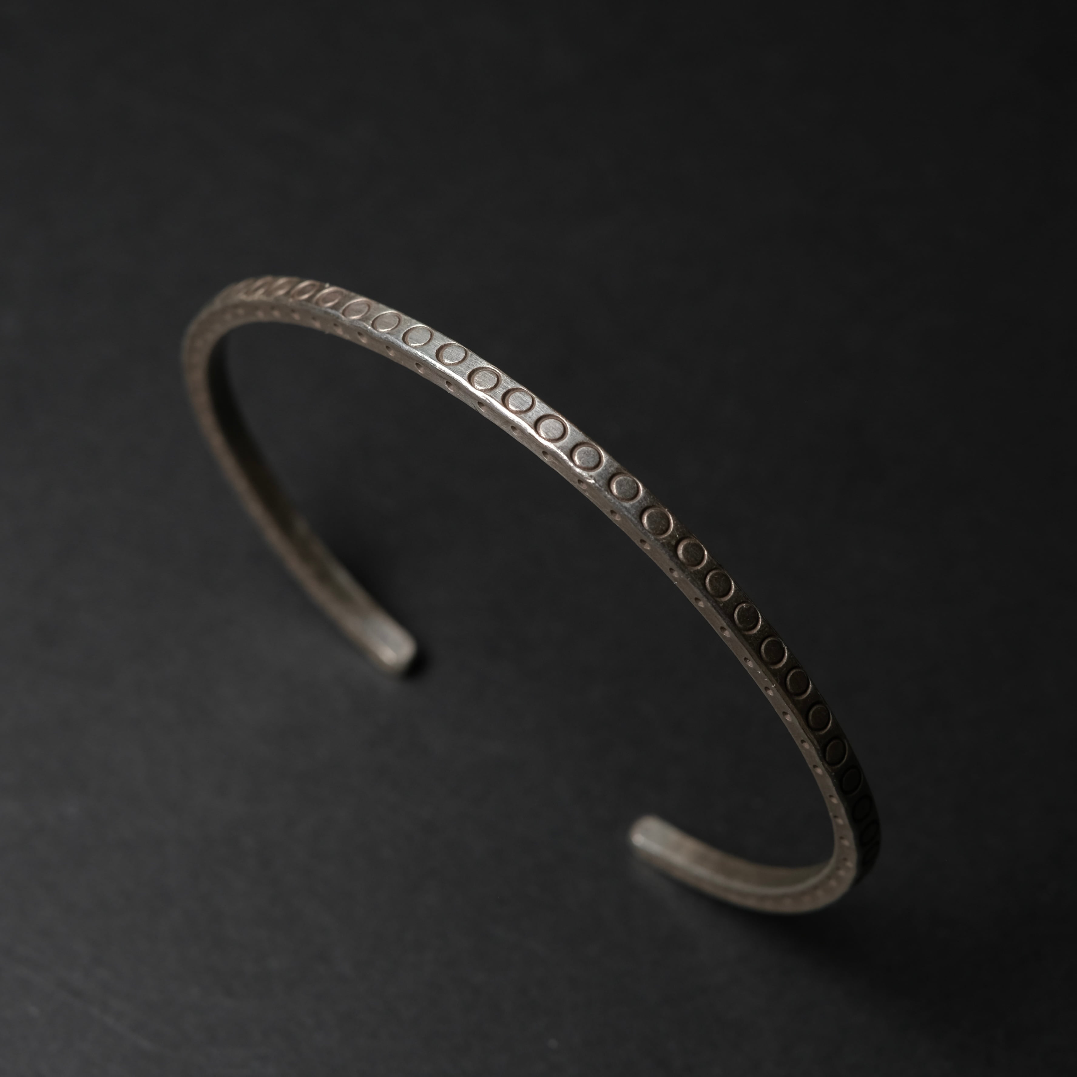 シルバー925 Silver 極太ネイティブデザインバングル/軽研磨仕上げ シルバー925 Silver 極太ネイティブデザインバングル/軽研磨仕上げ