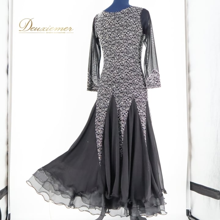 スタンダードダンスドレス✨発表会に最適！チョーカー＆フロート付き スタンダードダンスドレス✨発表会に最適！チョーカー＆フロート