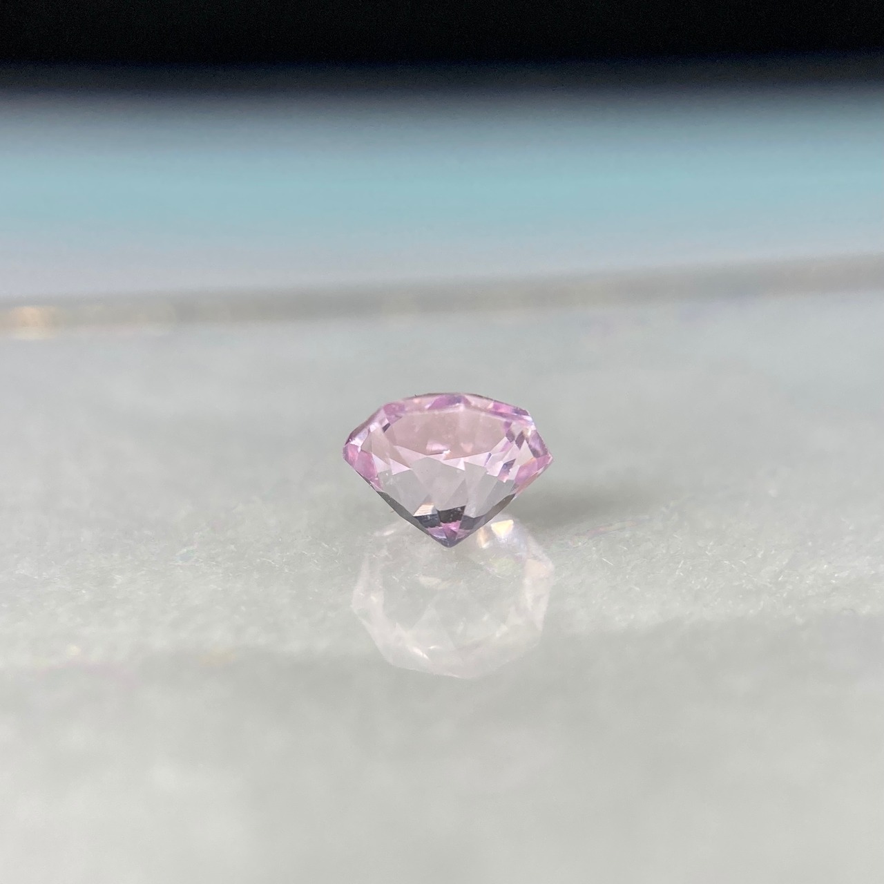 お花みたいなスピネル  約4.4mm*3.2mmmm r-0394