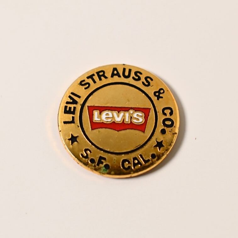 Vintage Levi's Employee Service Pin | Button Works Store ボタン
