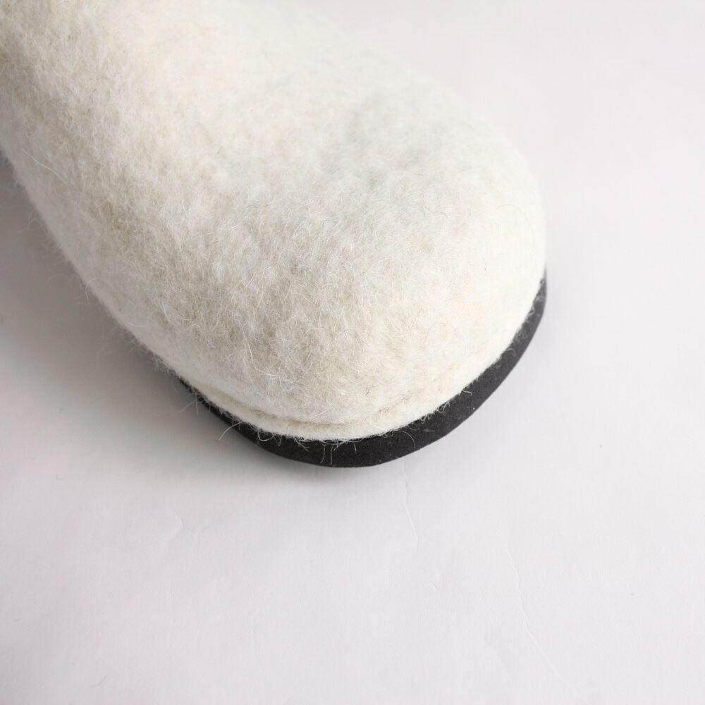 Hemskor 羊毛フェルトルームシューズ（踵なし・ナチュラルホワイト