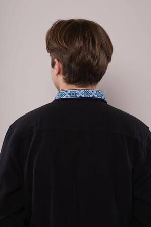 ウクライナ刺繍ヴィシヴァンカ　クロスステッチ手刺繍　Lサイズ　メンズ