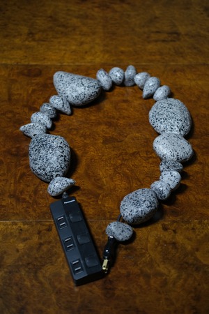 【BLESS】CABLE JEWELRY MULTIPLUG - artificial stones wht×blk