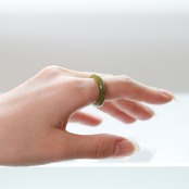 【12号】 色合いが美しい 翡翠くり抜き甲丸リング A貨翡翠 jd_rg2445