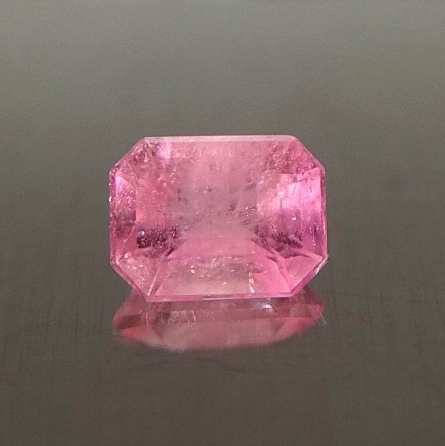 天然 レッドベリル 0.07ct 超希少石 天然レッドベリル 0.07ct 米国 