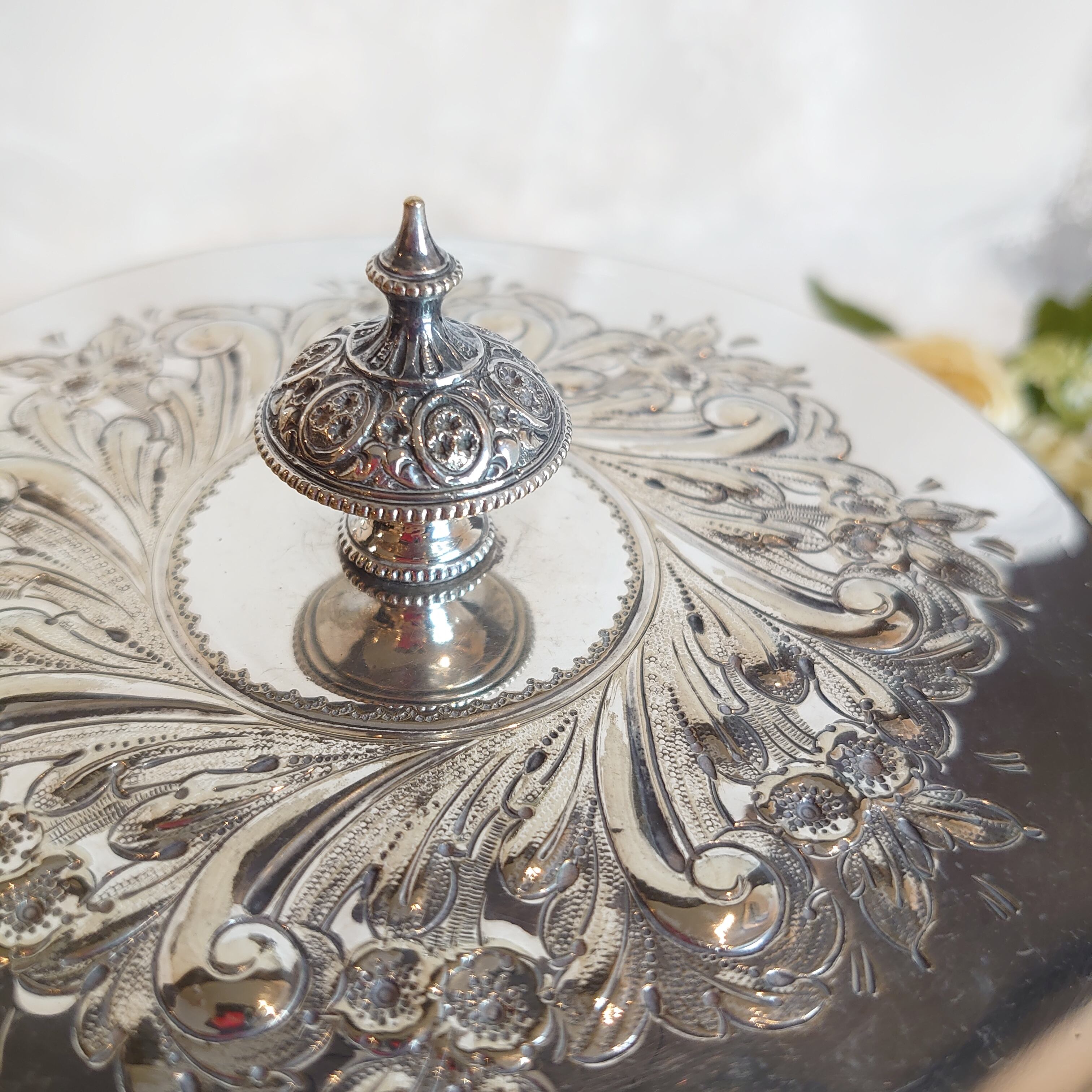 イギリス　アンティーク　シルバー　ビスケットボックス　マッピン&ウエッブ シルバービスケットボックス | アンティークショップ リベルテ