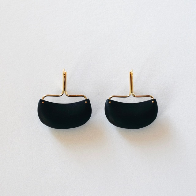 “to sea”  Wood hook earrings /size: S