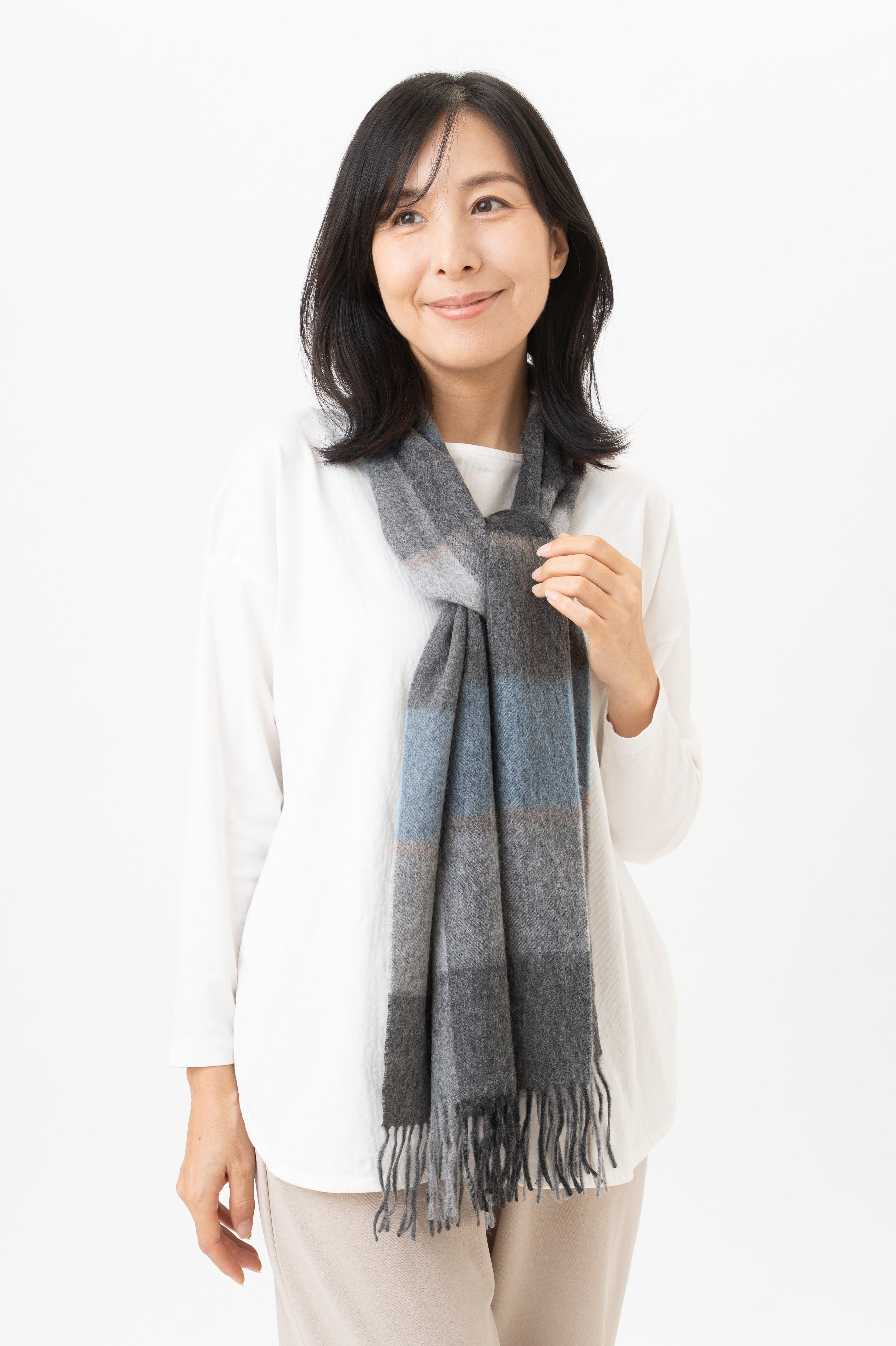 カシミヤ100%チェック柄マフラー Shirakawa - シラカワ/ブルーグレー 幅30cm×縦164cm(本体部分)+8cm×2(房部分)