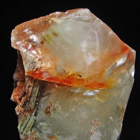 3.5Kg ガーデンクォーツ 原石 台座付属  191-80