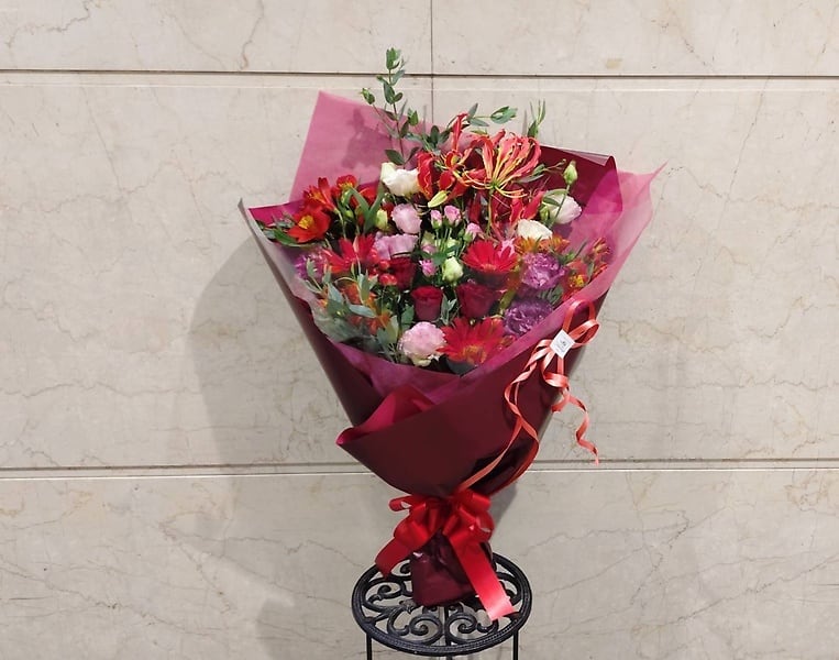 カラフルで見栄えのする花束(ワンサイド縦長タイプ) 結婚/プロポーズ