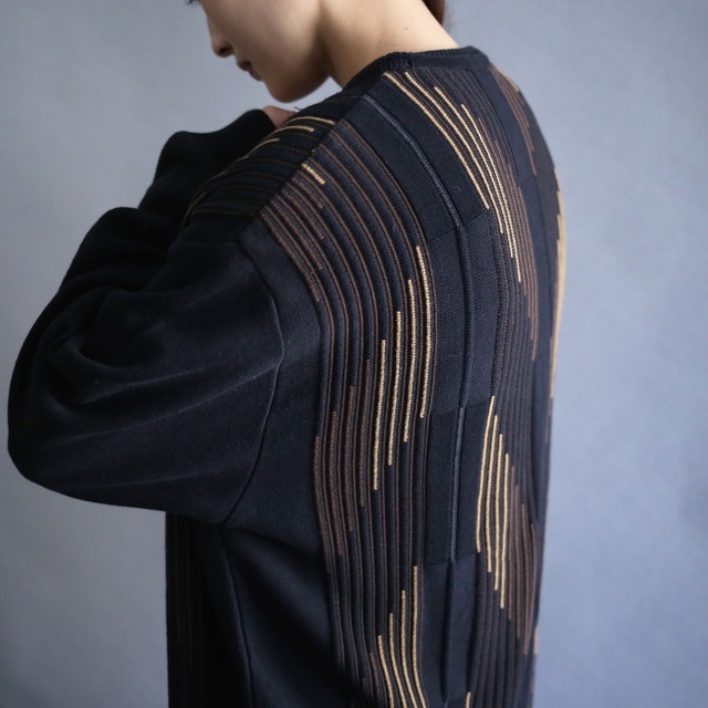 front and back 3D knit pattern loose sweater