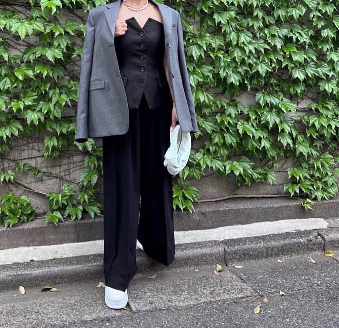 フロントボタンビスチェ Nelly ブラック | Cygne 