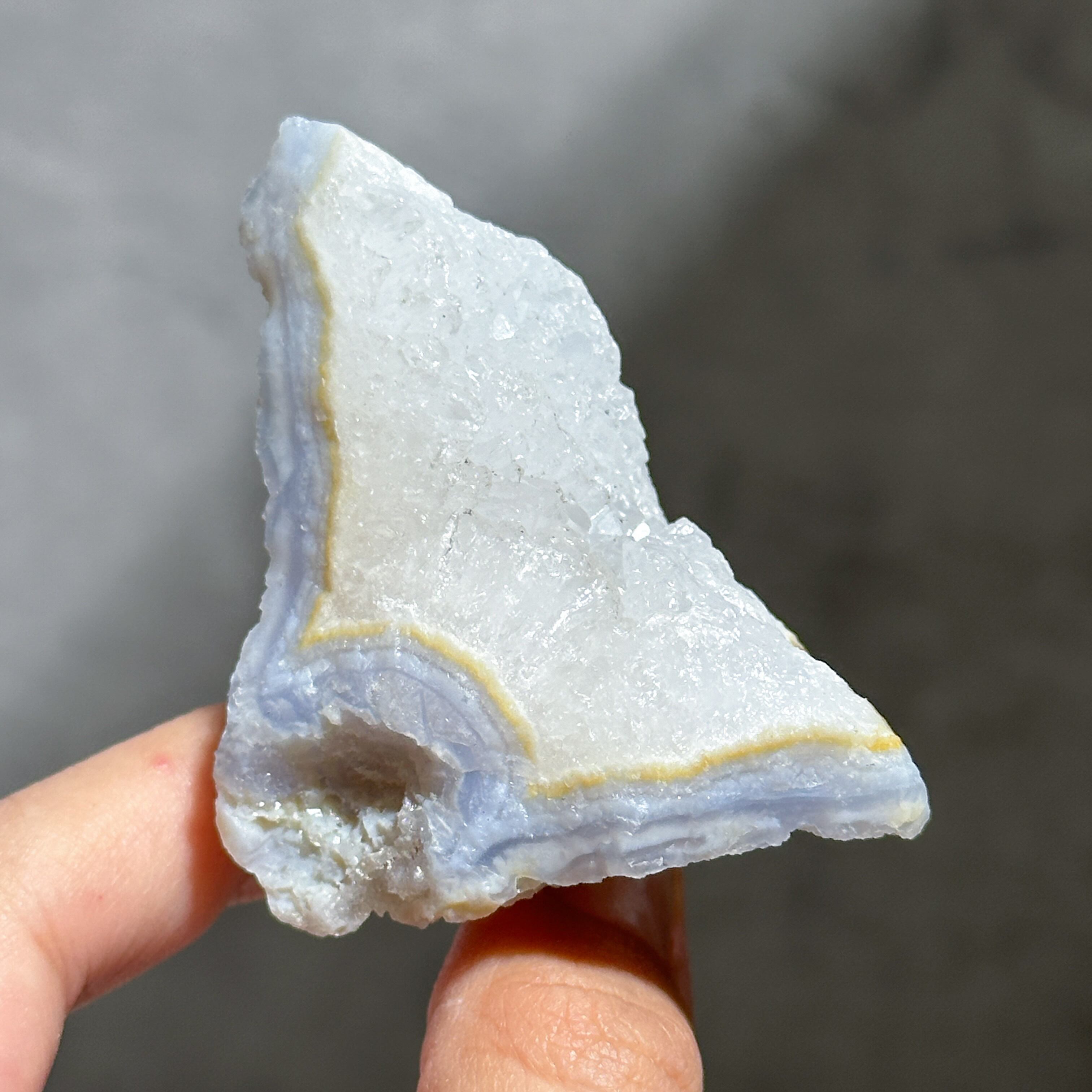 ブルーカルセドニー 原石84◇ Blue Chalcedony ◇天然石・鉱物