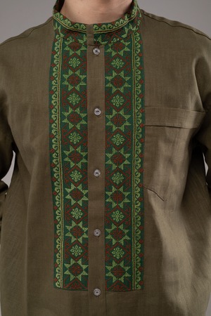 ウクライナ刺繍ヴィシヴァンカ　クロスステッチ手刺繍　Lサイズ　メンズ