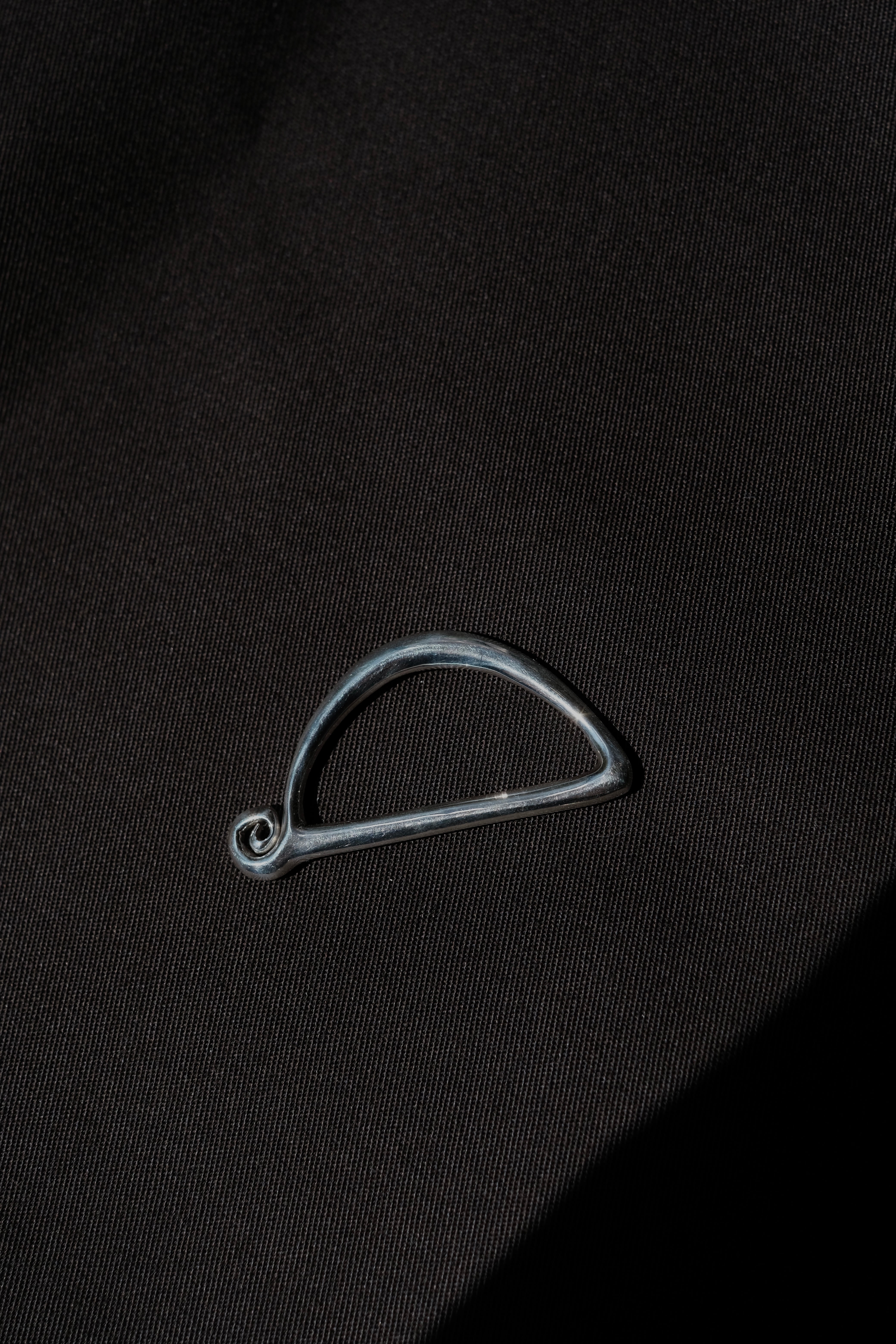 R.ALAGAN / FIBULA RING | LIVING