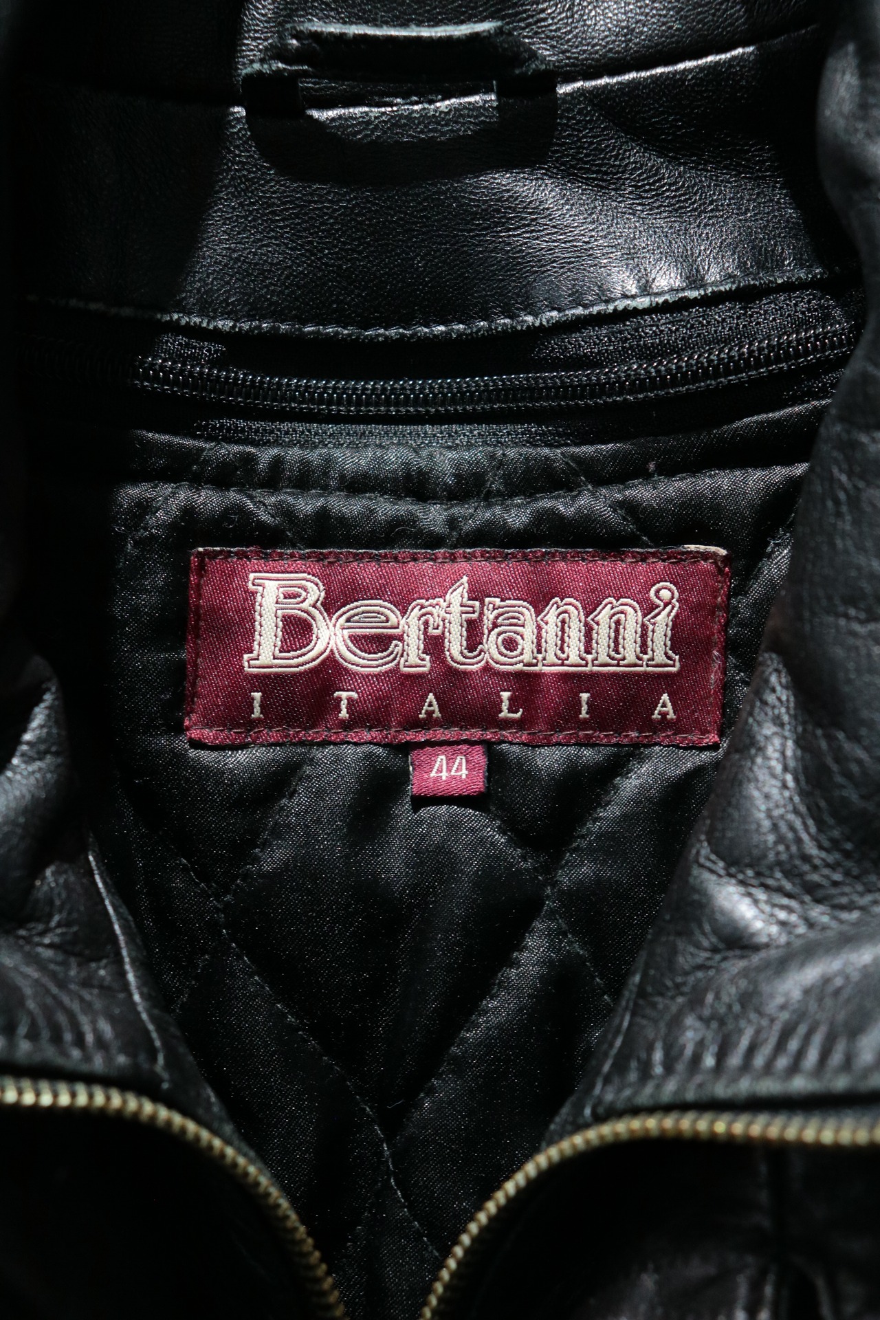 Bertanni Hi neck design leather jacket