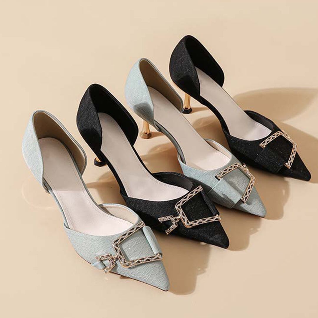 極美品✨フェラガモ　エナメルパンプス　フラワーヒール　白×シルバー　7 1/2 極美品✨フェラガモ エナメルパンプス フラワーヒール 白×シルバー 7 1