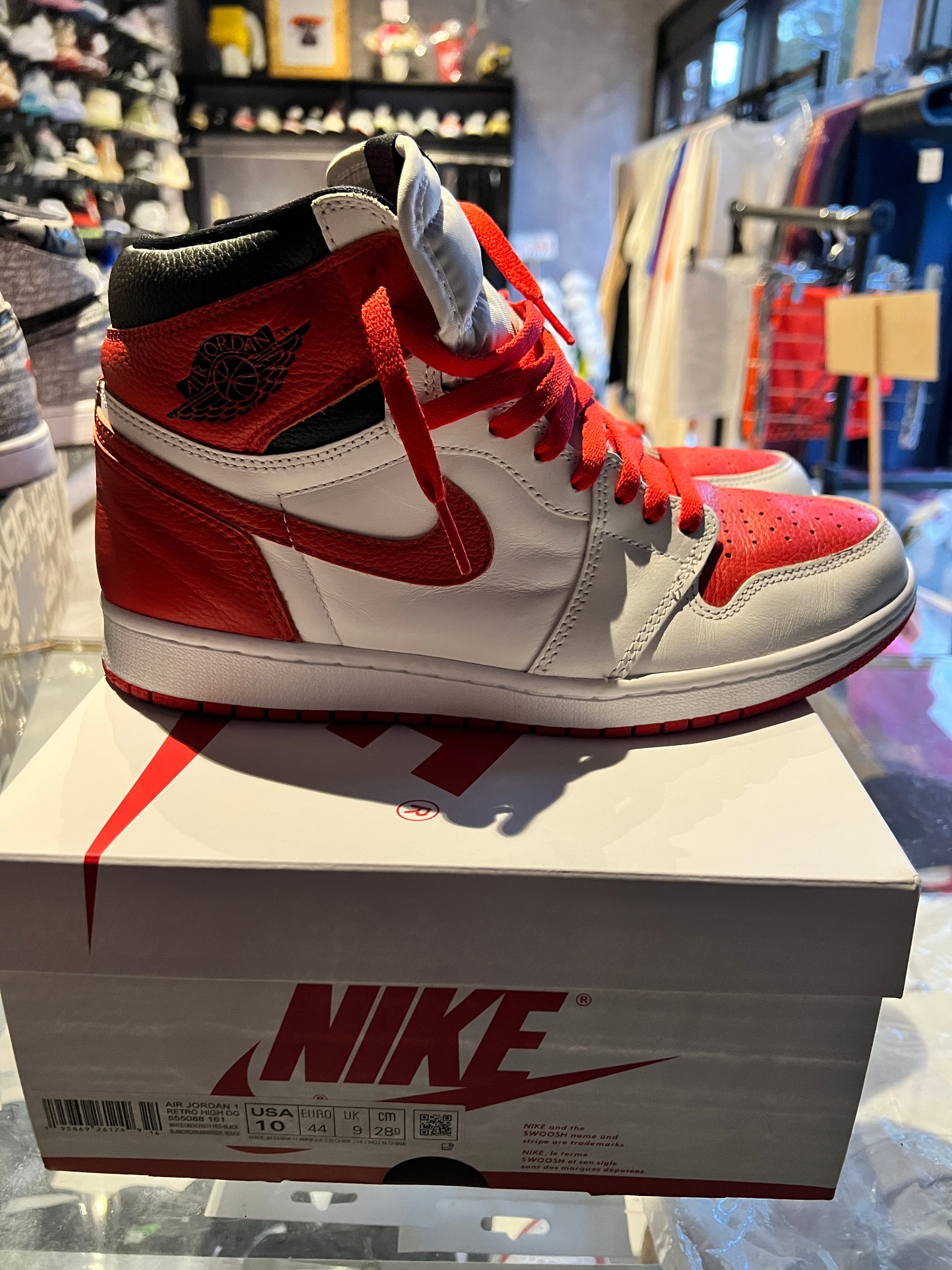 NIKE AIR JORDAN 1 RETRO HI OG 