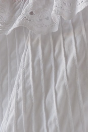 Folklore style foral embroidered blouse