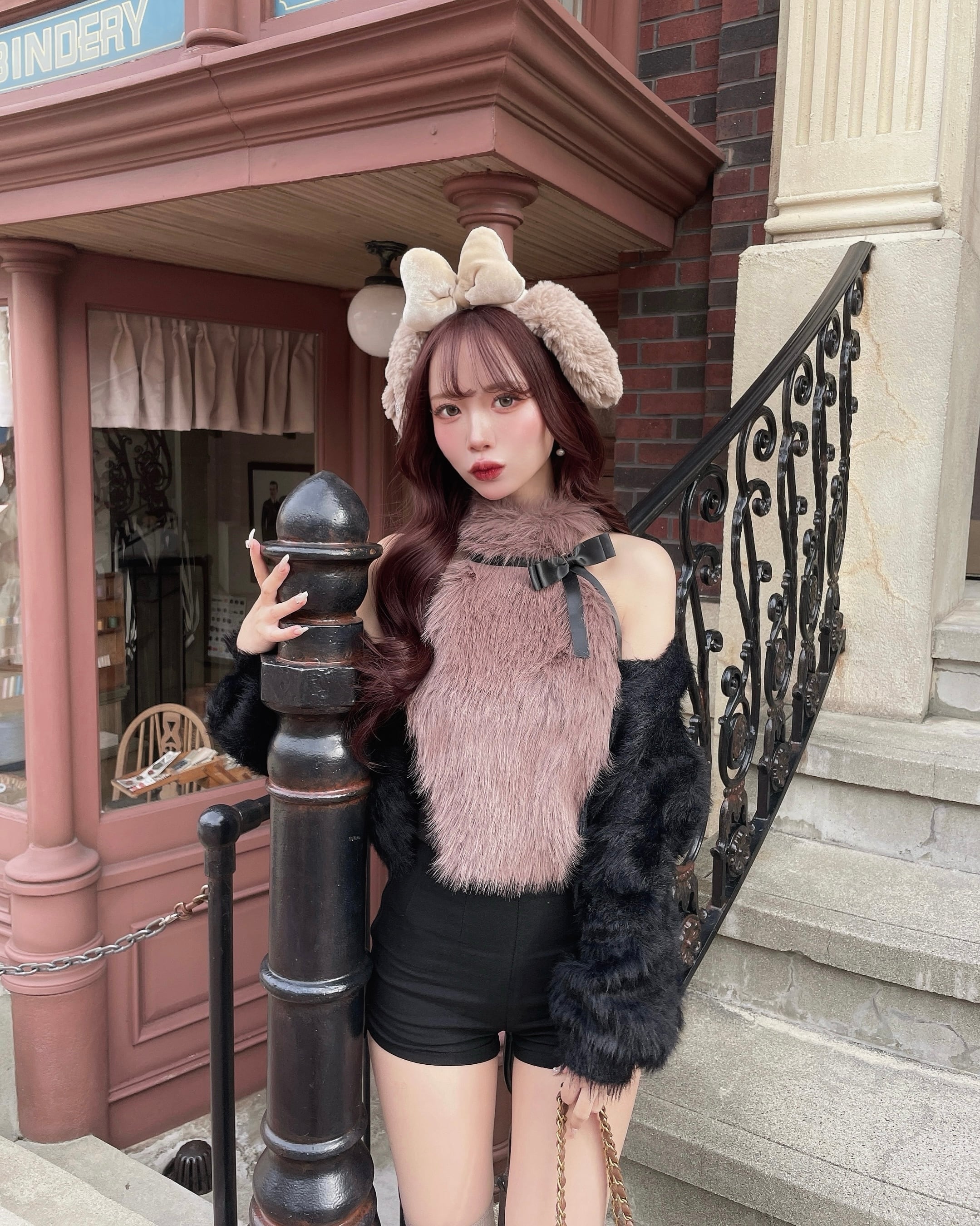 リボンbrownファーホルターネックトップス | selectshop elmyu