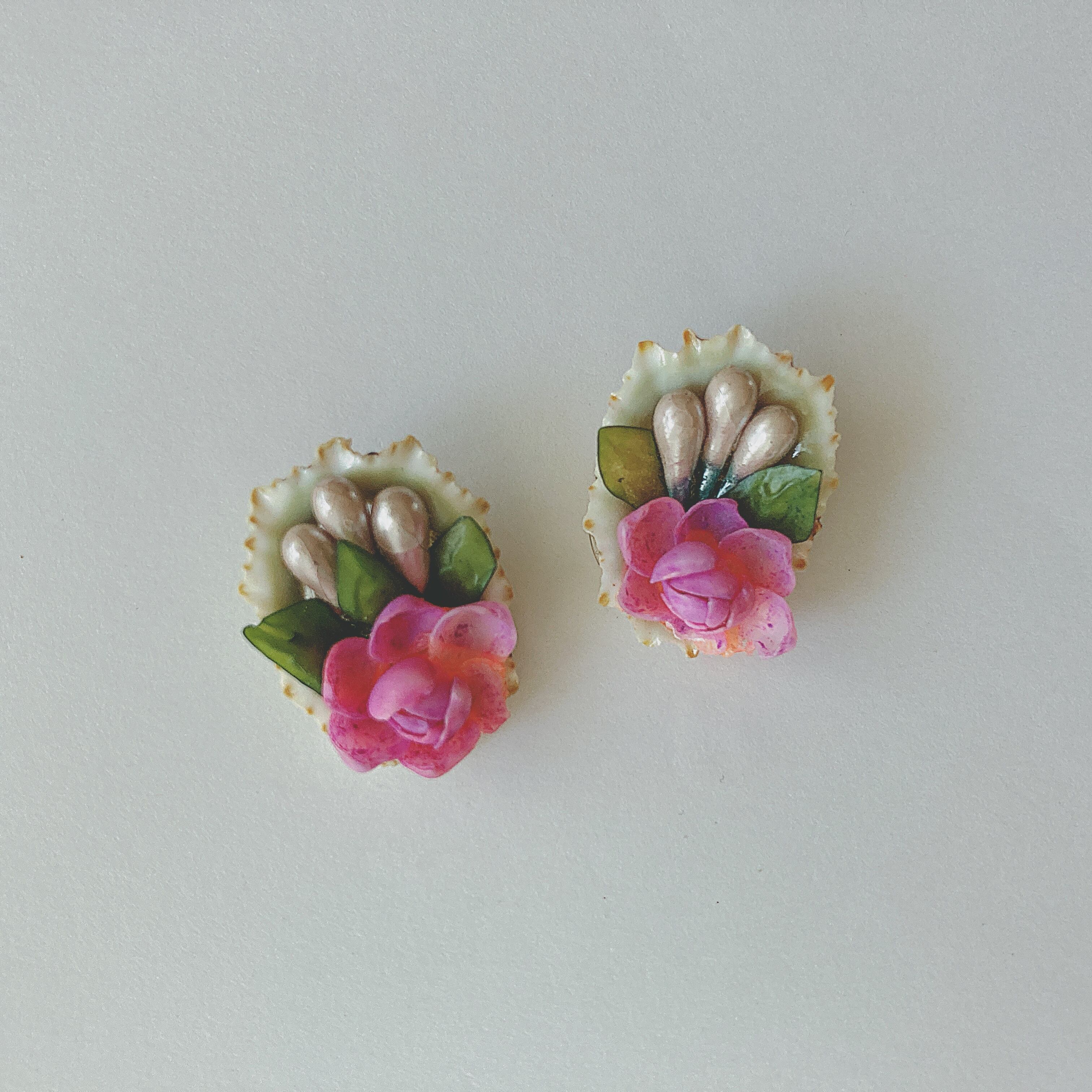 Vintage 50s shell pink flower earrings ヴィンテージ 50年代 シェル ...
