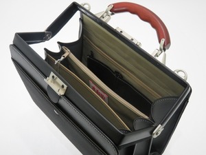 木和田　木手ミニダレスバッグ  [カラー: ブラック]