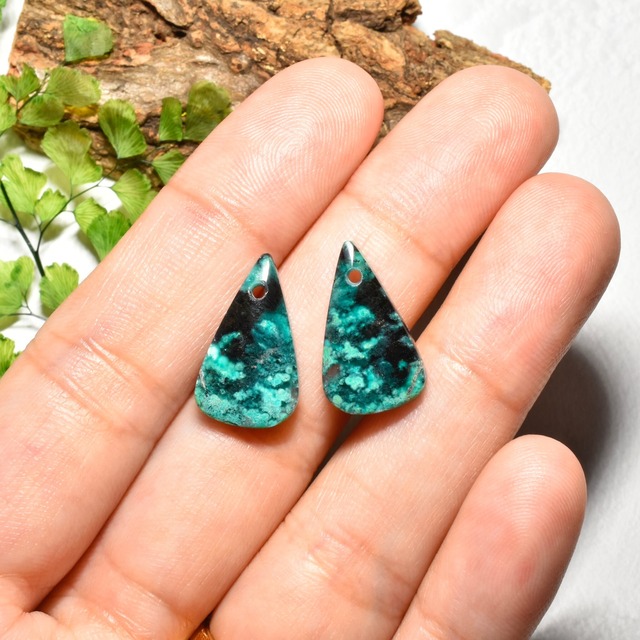 ブルーオパール 穴あき ペアルース インドネシア産 BOP01