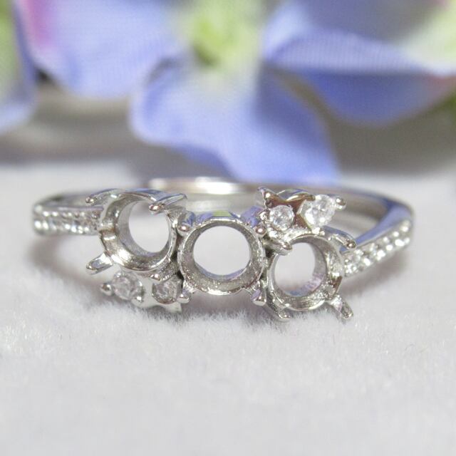 アウトレット4㎜ 3粒 アンクリネCZ S925 リング台 SV