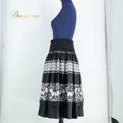 【フラダンス衣装】ブラック系 パウスカート 黒 白 花柄 モノトーン ホワイト ハワイアンプリント アロハ かわいい ふんわり