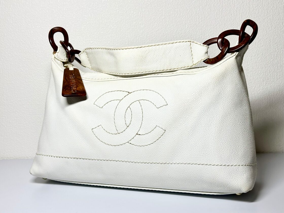 CHANEL シャネル キャビアスキン ココマーク ウッドチェーン 
