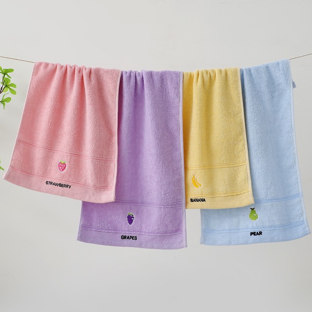 子供用純綿タオル 漫画刺繍 ピンク・黄・青・紫