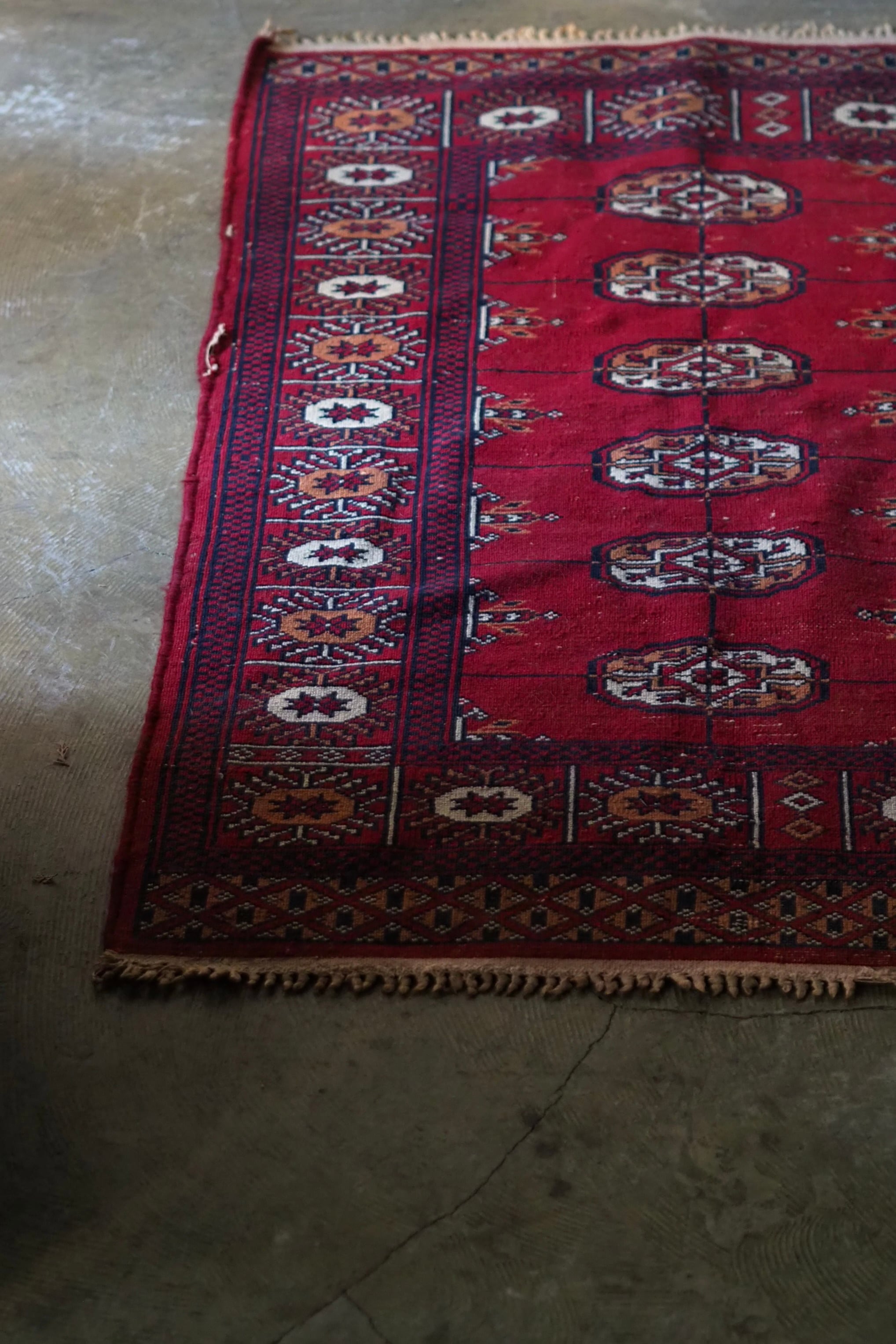 深い赤のラグ-vintage carpet | アンティーク.ヴィンテージ家具雑貨