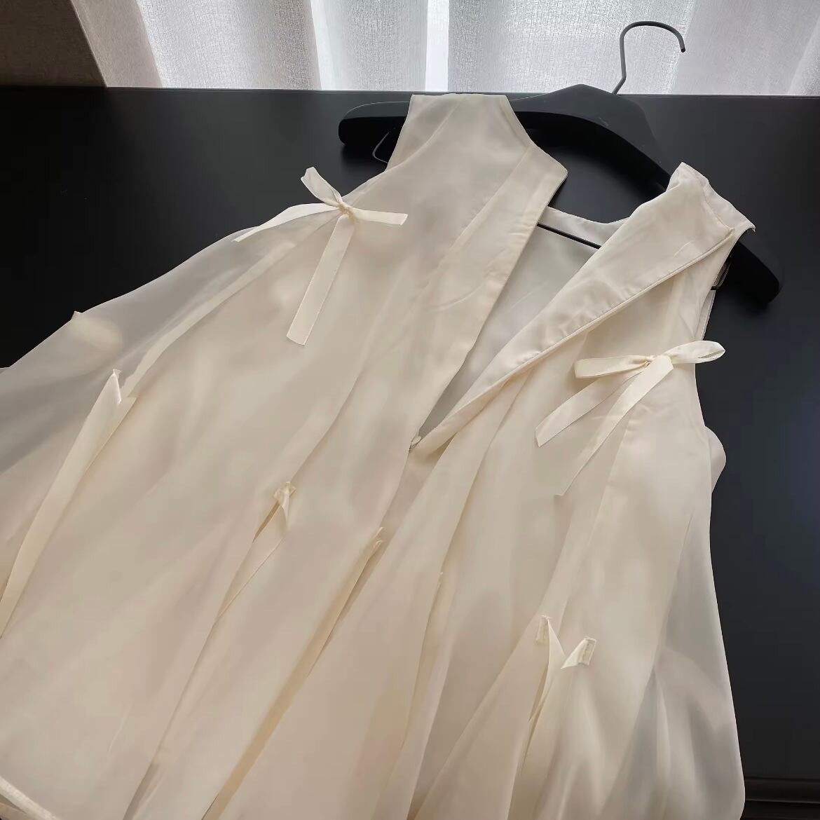 ribbon flare sleeveless tops