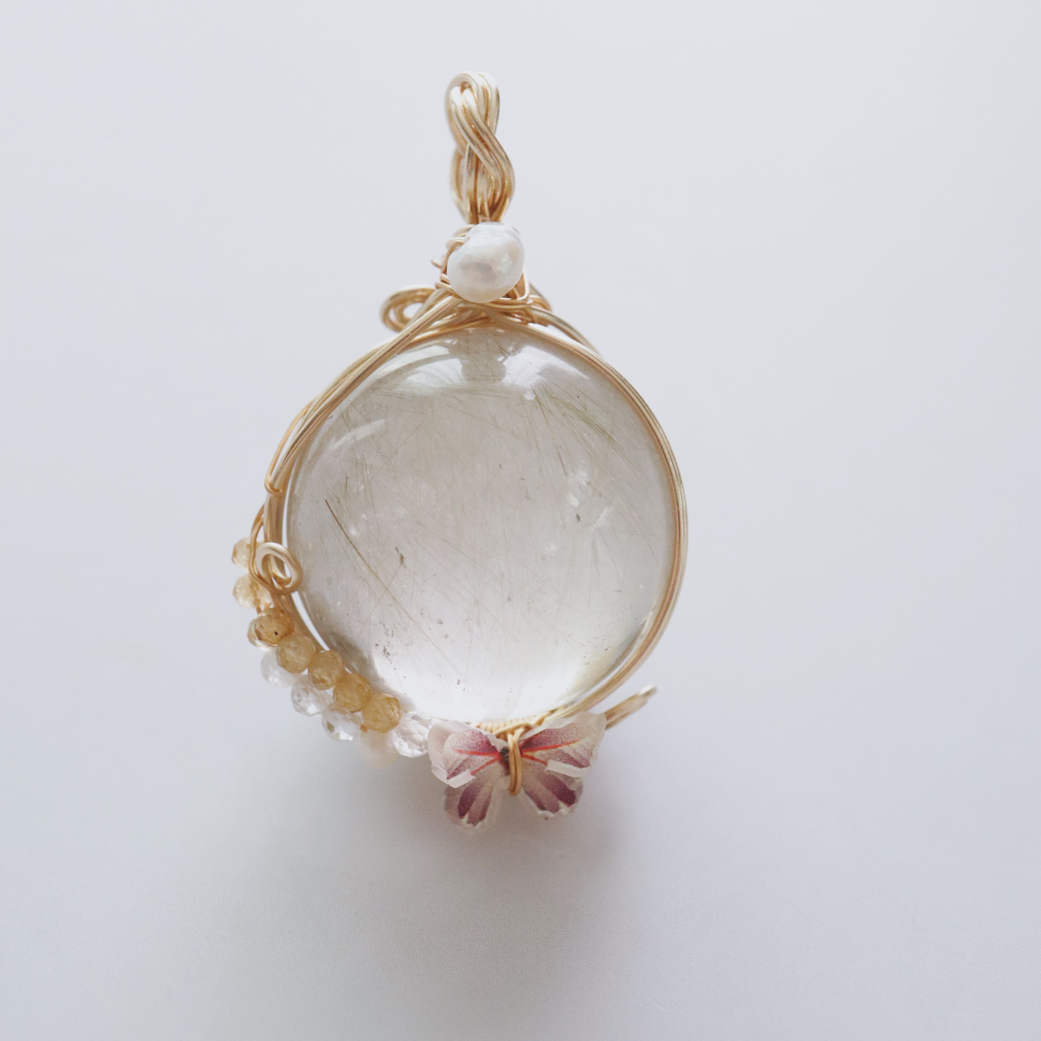 ルチルクォーツのスフィアペンダントトップ《光の糸が紡ぐ願い》|金運・願い・縁をつなぐ希少石