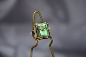 【ビンテージ時計】1978年7月製造　珍しい角型セイコー指輪時計　日本製　貝貼りの文字盤とカットガラスが美しい♪　【稀少モデル】
