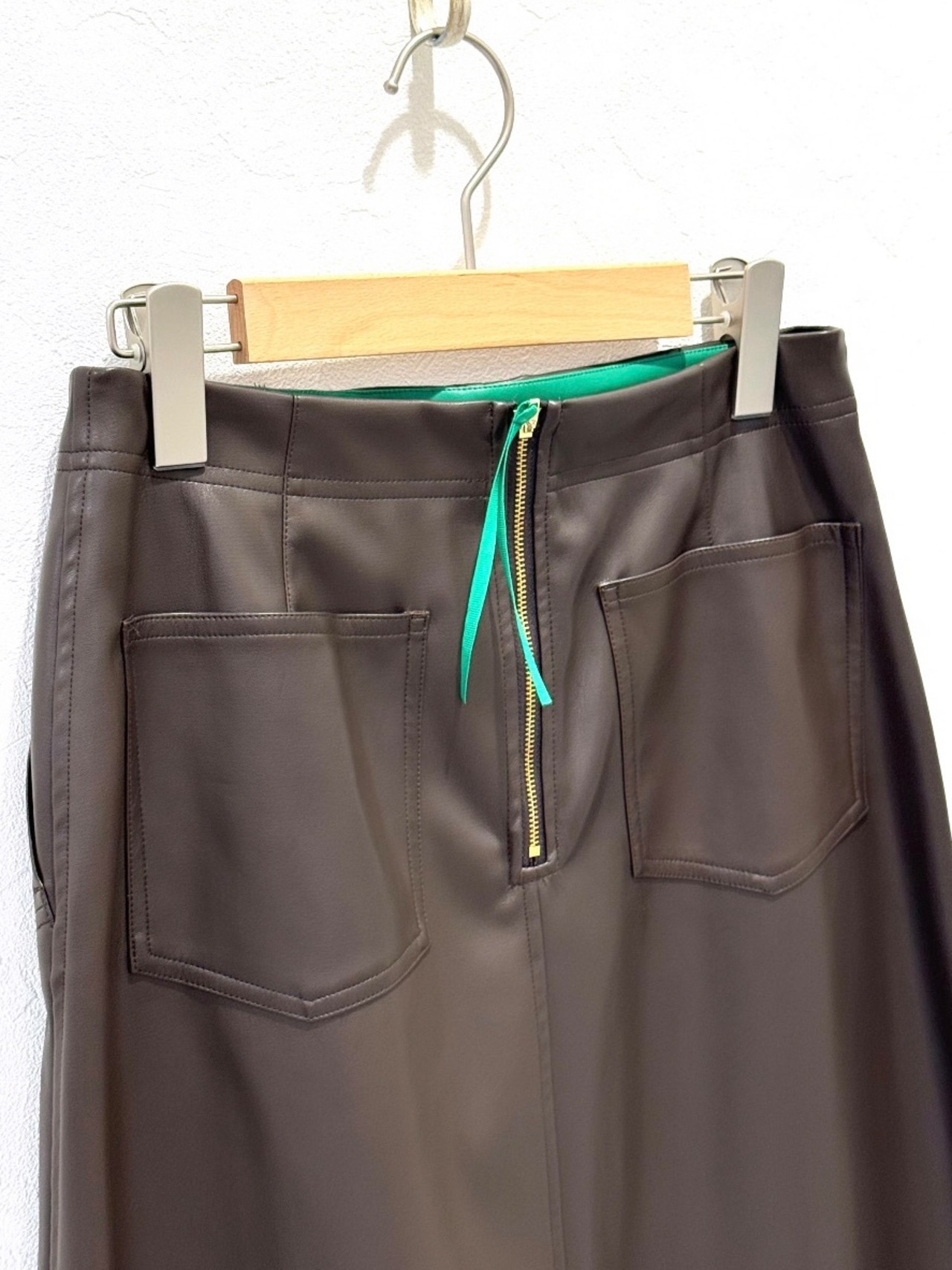 エコレザーフレアスカート