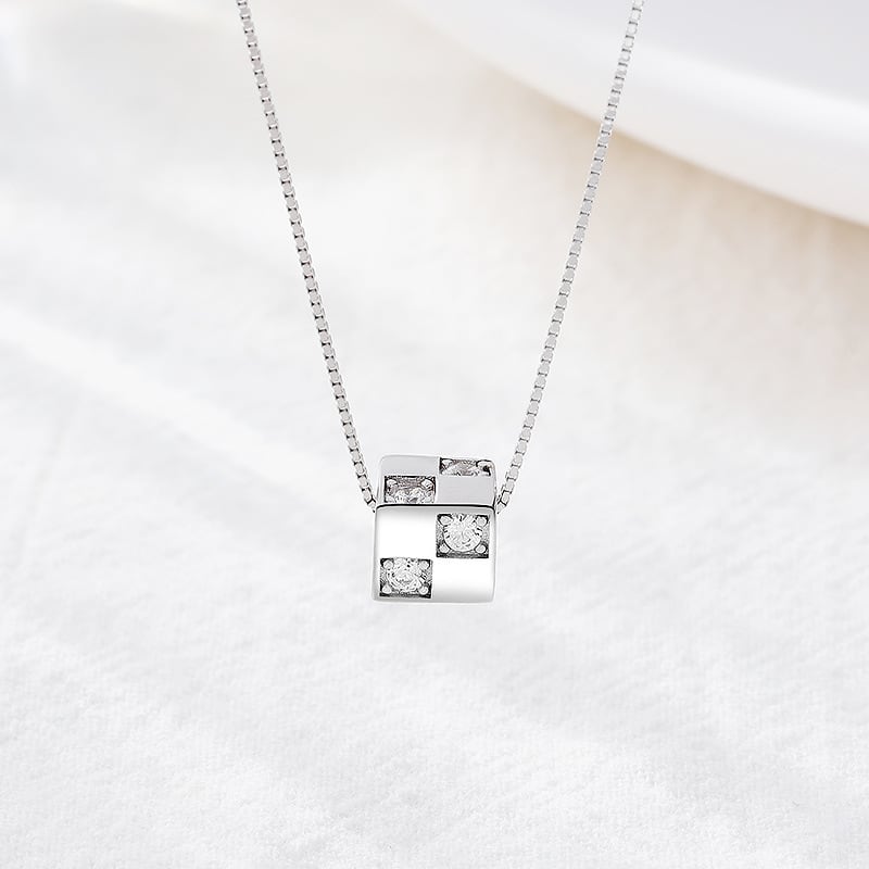 Fasjewly S925スターリングシルバー キューブネックレス Fasjewly S925スターリングシルバー キューブネックレス