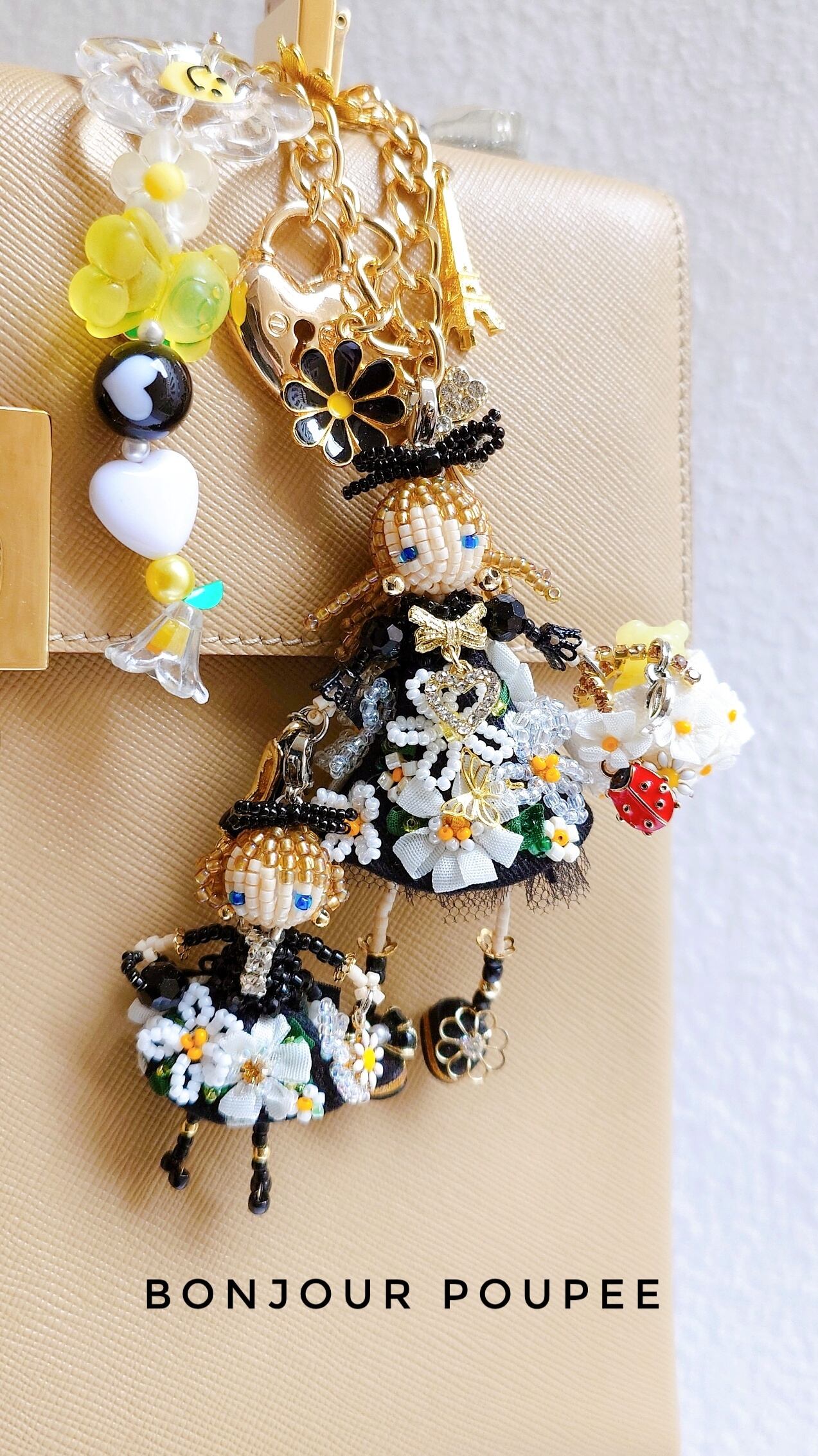 Specialな刺繍のマドモアゼル | BONJOUR POUPEE