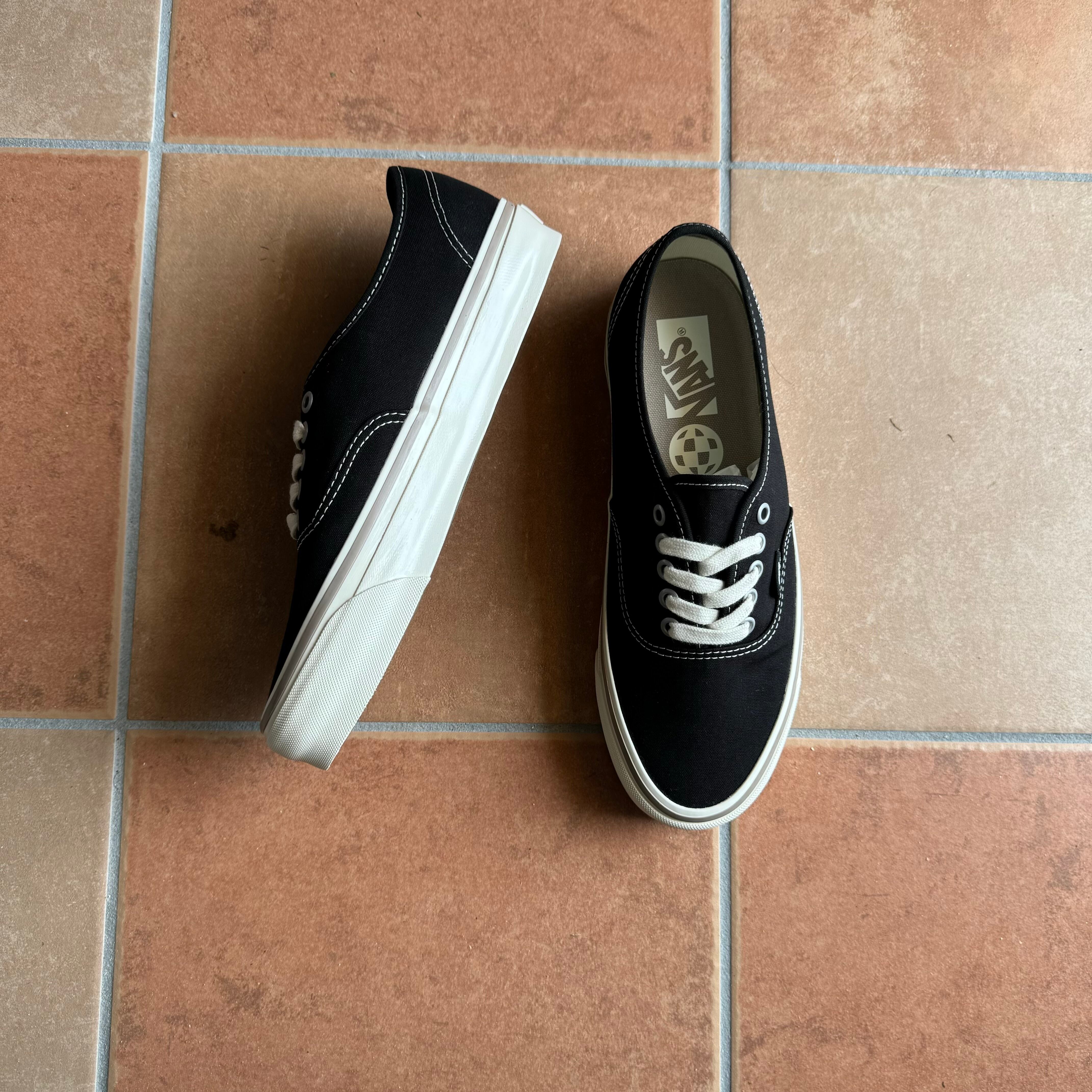 VANS AUTHENTIC REISSUE 44/ Black