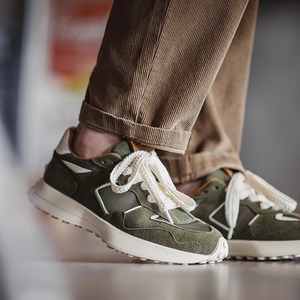 Wide-Strap Retro Sneaker【G0702】