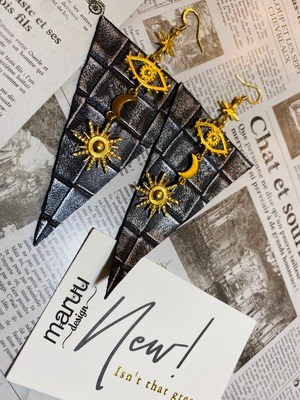 Gold moon star leather earrings 大ぶり 大きめ レザーピアス