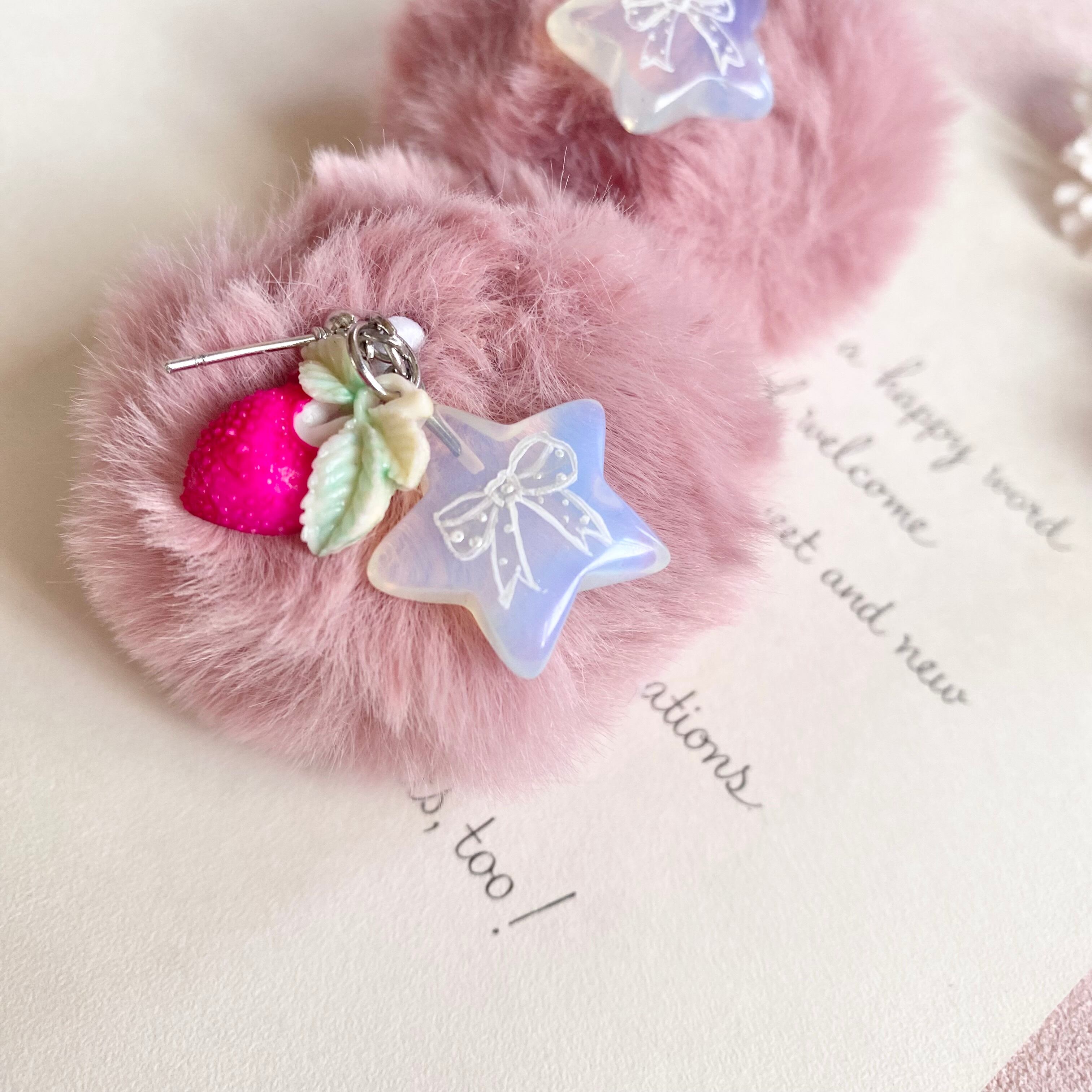ぽんぽんフルーツ x 星ピアス耳(PINK)Pon Pon hand painted earrings