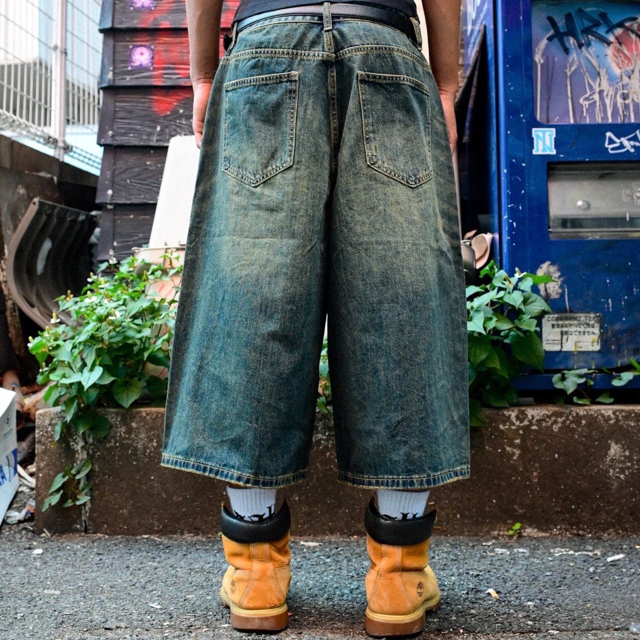 VINTAGE FADED EXTRA BAGGY JORTS