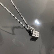 DICE : CROSS NECKLACE / クロスダイスネックレス