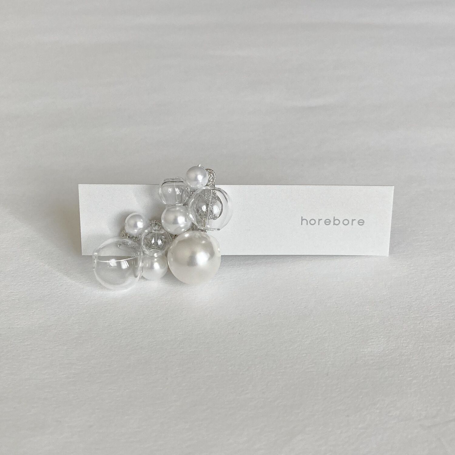 utakata moon earring (pearl)