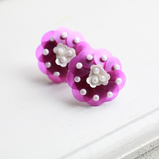 Bouquet piressed earring ( soft purple )