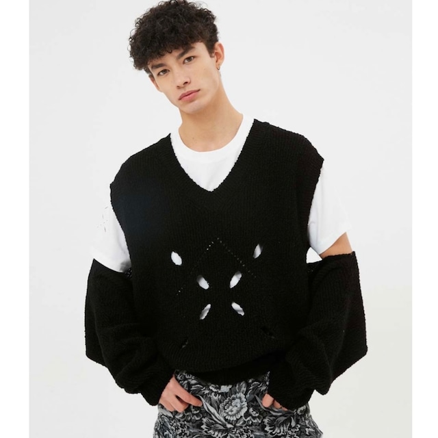 [MOONSUN] UNISEX Eclipse Argyle Hole Knit Vest [Black] 正規品 韓国ブランド 韓国ファッション 韓国代行 ブランド ベスト