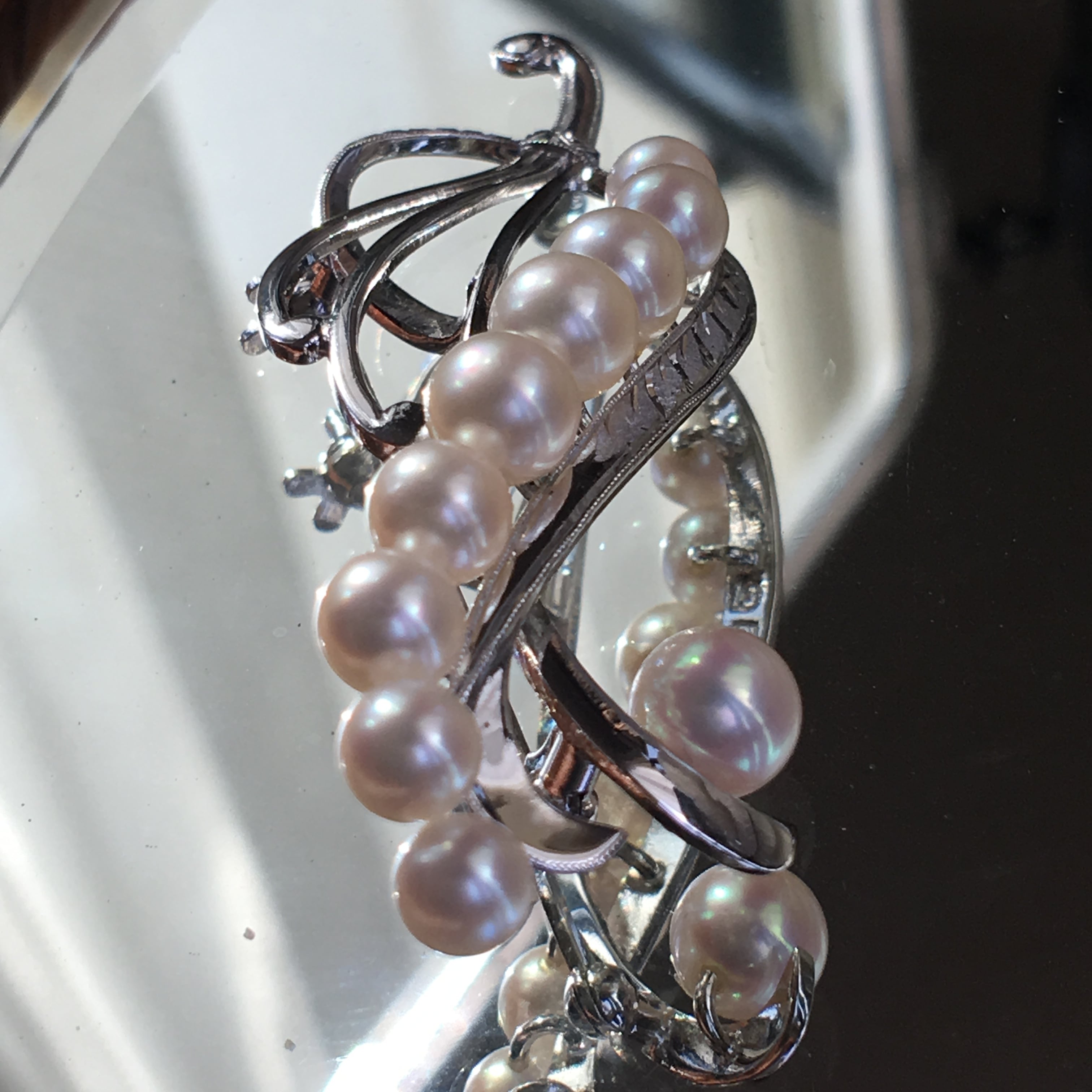 昭和レトロ 本真珠（アコヤ）シルバー素材ブローチ 照り最高-