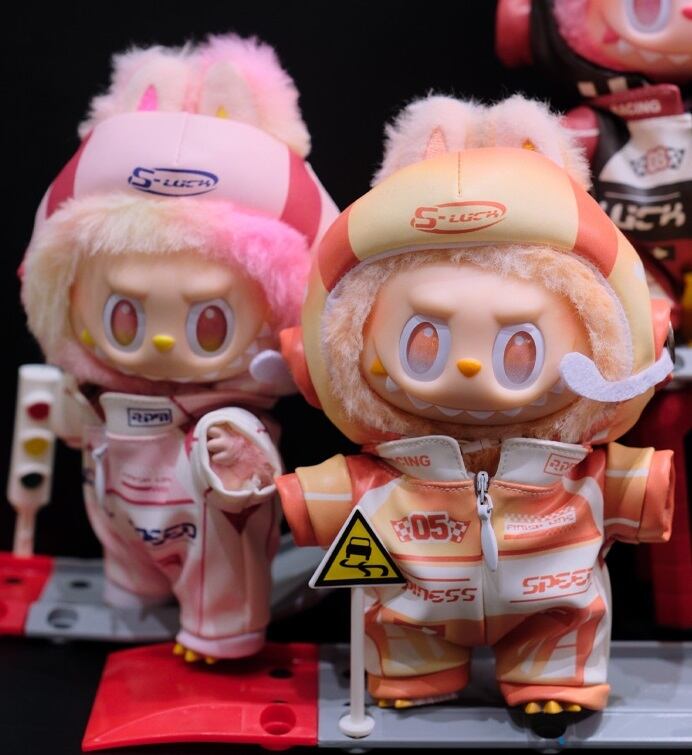 Labubu 1〜3代対応 レーシング ロンパースパンツ+ヘルメット ドール用