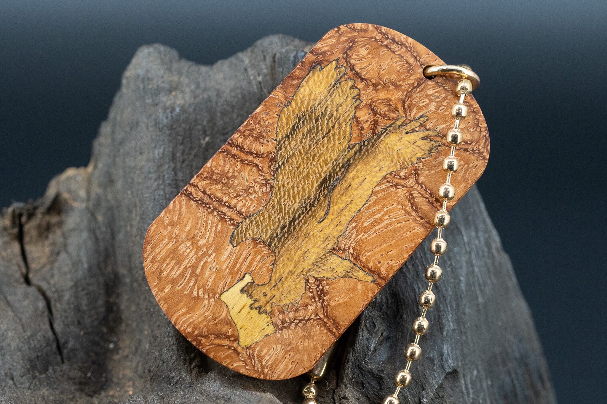 【杢の芸術】 アフゼリア キシレイ ドッグタグ 象嵌 トンビと油揚げ